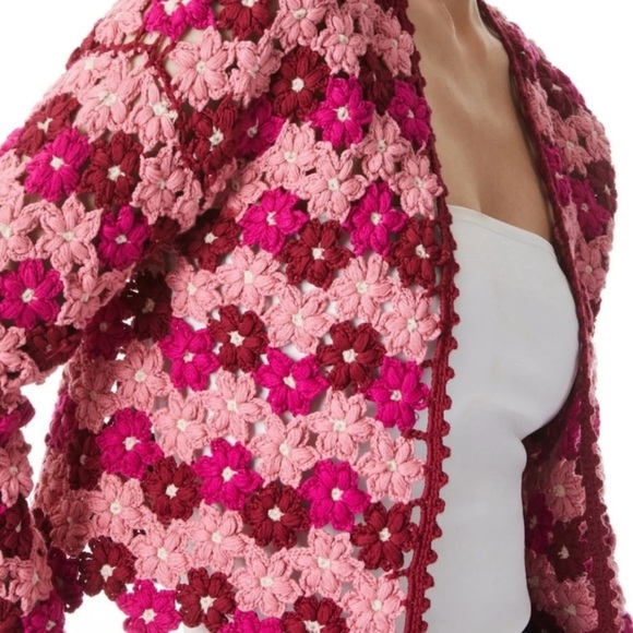 Alice + Olivia Anderson Cropped Floral Crochet Cardigan Sweater Size Medium - Picture 12 of 12
